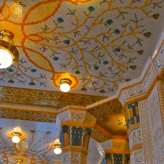 もう一枚　Café Imperialのタイルの装飾。沿革はこちらを参照。http://www.hotel-imperial.cz/History_jp.htm?lang=jp