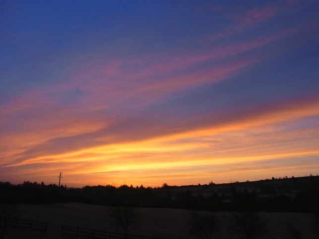 le 14 mars, à 6h36. ３月14日　朝６時３６分。鮮やか！