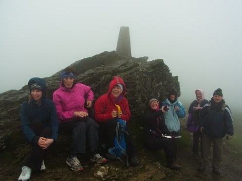 お弁当を食べて、下り始め。Very foggy lunch time...  Pause déjeuner très brûmeux...