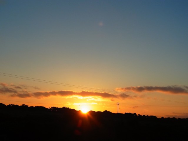 0622am0516　めずらしく　日の出が見られました。