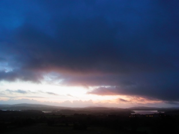 1017am0729 ほんのり焼け。夜はすごい雨風でした。