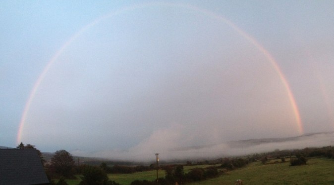 11 november, rainy misty evening rainbow!! 11月１１日（火）雨のぱらつく夕方　大きな虹が！！