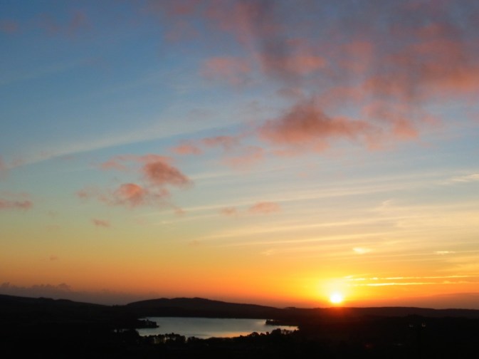 12月２５日　朝８時４０分 アイルランドではクリスマスのお祝い日　日本で言ったら正月元旦みたいな日でした。みんなとお祝いのことばをかけあって、心和やか。 無事にまた一年が暮れていくことに感謝。 気持ち良く晴れていたけど、寒かったです。