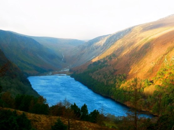 いつもの眺め。ここらまで来ると、また谷を渡る風が強くあたるので、長く立ち止まっていられません。