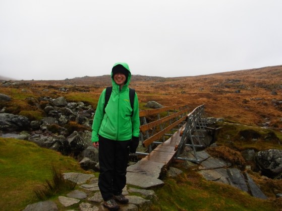 12時０３分。谷川の橋に着きました！　Crossing the bridge, 12h03.