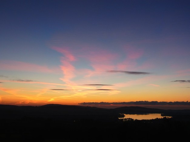 0206am0736　Ça faisait longtemps ! Juste revenue de Tokyo et heureuse de retrouver le ciel irlandais. 久しぶりに見る　朝焼けでした。とっても良い天気でした。 ２月６日（金）朝7時36分