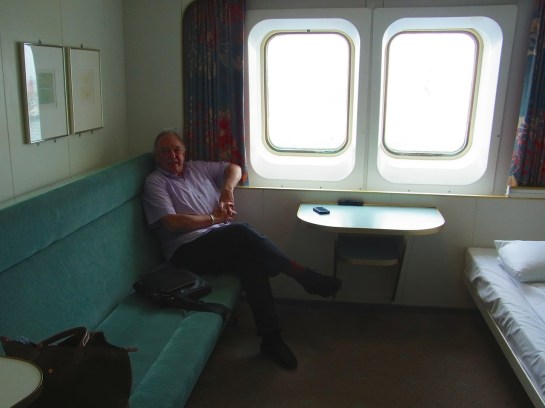 ちゃんと窓もある部屋です。La cabine. Très correcte, tout à fait confortable! 