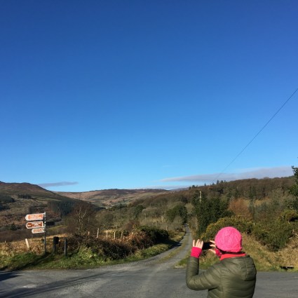 And recently, on 24 feb, Anne taking her Nature Challenge photo! ２月２４日　すごくお天気が良かった朝！Nature Challengeの写真を撮ってるAnne.