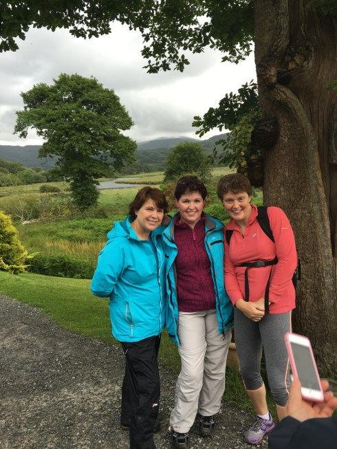 歩き終わってほっとした笑顔の３姉妹。3 sisters!! 